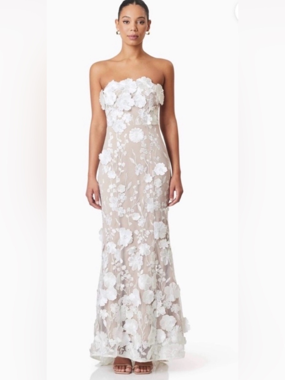Elliatt size L 3D floral dress